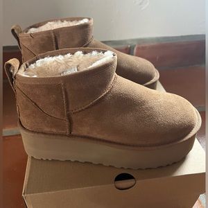 Brand new Ugg’s Ultra Mini Platform!